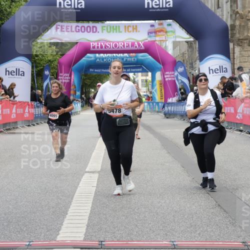 06.09.2026 - CURREX Alsterlauf Yannick Fuchs http://msf.ph/oto/10227564 06.09.2026 10:27:43 Ziel 3070, 4307, 4544, 5478, 8053 meine-sportfotos.de