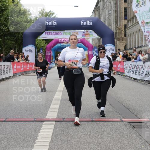 06.09.2026 - CURREX Alsterlauf Yannick Fuchs http://msf.ph/oto/10227567 06.09.2026 10:27:45 Ziel 3070, 4095, 4307, 4544, 5478, 8053 meine-sportfotos.de