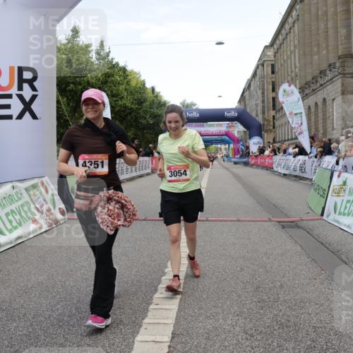 06.09.2026 - CURREX Alsterlauf Yannick Fuchs http://msf.ph/oto/10227598 06.09.2026 10:27:55 Ziel 3054, 4095, 4214, 4351 meine-sportfotos.de