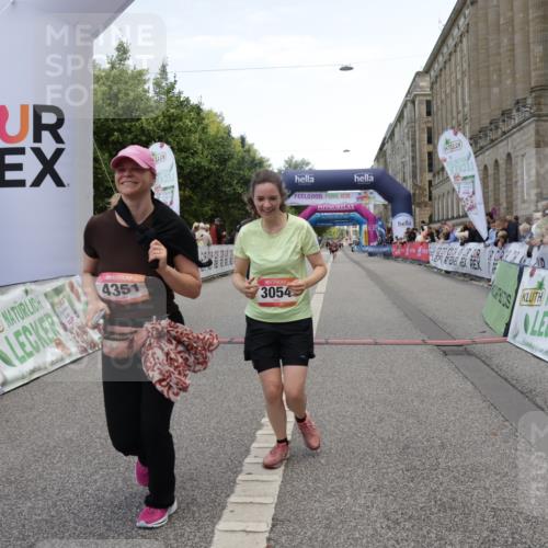 06.09.2026 - CURREX Alsterlauf Yannick Fuchs http://msf.ph/oto/10227599 06.09.2026 10:27:55 Ziel 3054, 4095, 4214, 4351 meine-sportfotos.de