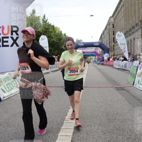 06.09.2026 - CURREX Alsterlauf Yannick Fuchs http://msf.ph/oto/10227600 06.09.2026 10:27:55 Ziel 3054, 4095, 4214, 4351 meine-sportfotos.de