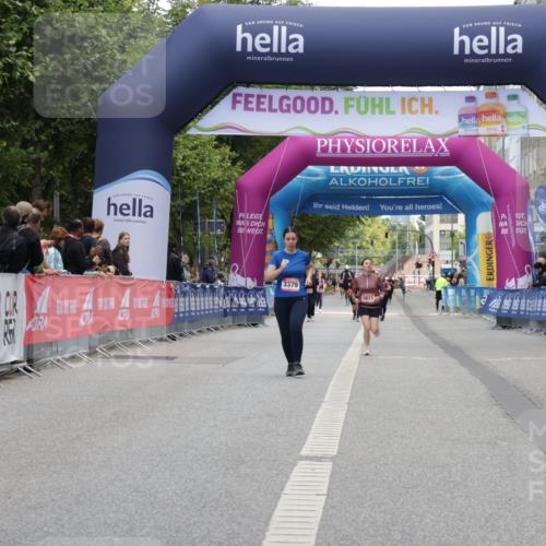 06.09.2026 - CURREX Alsterlauf Yannick Fuchs http://msf.ph/oto/10227604 06.09.2026 10:27:57 Ziel 3054, 4214, 4351 meine-sportfotos.de