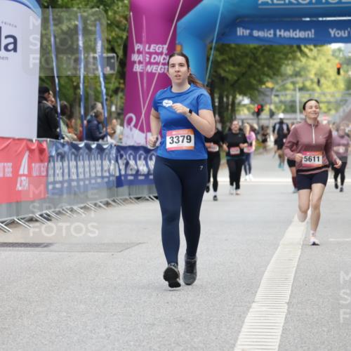 06.09.2026 - CURREX Alsterlauf Yannick Fuchs http://msf.ph/oto/10227605 06.09.2026 10:27:58 Ziel 3054, 4214, 4351 meine-sportfotos.de