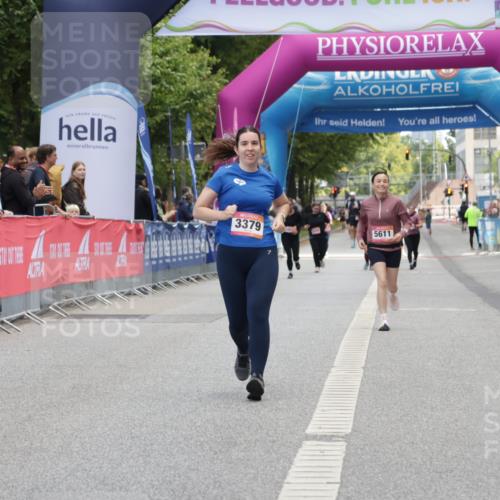 06.09.2026 - CURREX Alsterlauf Yannick Fuchs http://msf.ph/oto/10227612 06.09.2026 10:28:00 Ziel 3054, 3379, 4214, 4351 meine-sportfotos.de