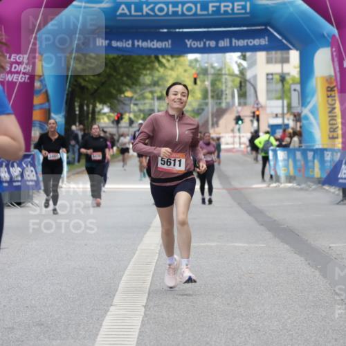 06.09.2026 - CURREX Alsterlauf Yannick Fuchs http://msf.ph/oto/10227614 06.09.2026 10:28:02 Ziel 3379, 4214 meine-sportfotos.de