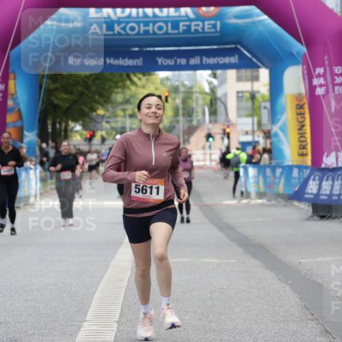 06.09.2026 - CURREX Alsterlauf Yannick Fuchs http://msf.ph/oto/10227618 06.09.2026 10:28:03 Ziel 3379, 5611 meine-sportfotos.de