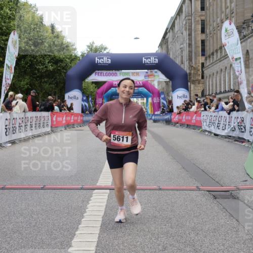 06.09.2026 - CURREX Alsterlauf Yannick Fuchs http://msf.ph/oto/10227630 06.09.2026 10:28:09 Ziel 3379, 5611 meine-sportfotos.de
