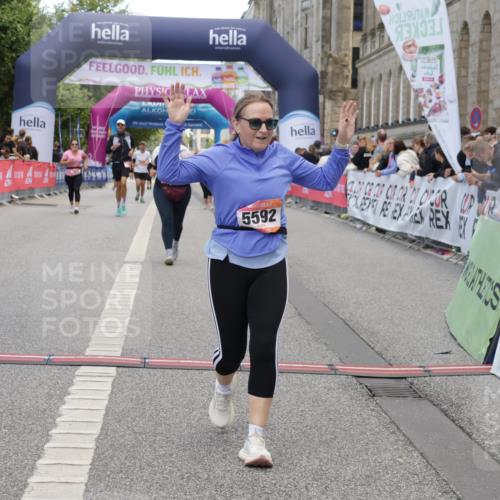 06.09.2026 - CURREX Alsterlauf Yannick Fuchs http://msf.ph/oto/10227656 06.09.2026 10:28:36 Ziel 2051, 4766, 4799, 5592 meine-sportfotos.de