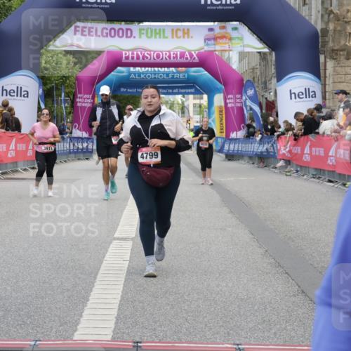 06.09.2026 - CURREX Alsterlauf Yannick Fuchs http://msf.ph/oto/10227657 06.09.2026 10:28:38 Ziel 4766, 4799, 5592 meine-sportfotos.de