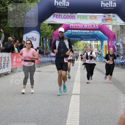 06.09.2026 - CURREX Alsterlauf Yannick Fuchs http://msf.ph/oto/10227661 06.09.2026 10:28:42 Ziel 2852, 2853, 3911, 4766, 4799, 5592, 5880 meine-sportfotos.de