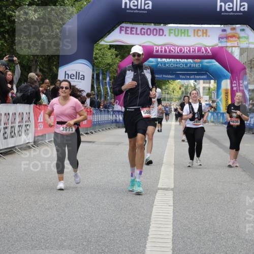 06.09.2026 - CURREX Alsterlauf Yannick Fuchs http://msf.ph/oto/10227662 06.09.2026 10:28:42 Ziel 2852, 2853, 3911, 4766, 4799, 5592, 5880 meine-sportfotos.de
