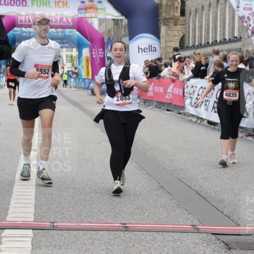 06.09.2026 - CURREX Alsterlauf Yannick Fuchs http://msf.ph/oto/10227668 06.09.2026 10:28:46 Ziel 2852, 2853, 3911, 4799, 4835, 5158, 5880 meine-sportfotos.de