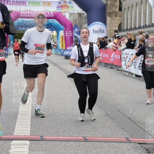 06.09.2026 - CURREX Alsterlauf Yannick Fuchs http://msf.ph/oto/10227669 06.09.2026 10:28:46 Ziel 2852, 2853, 3911, 4799, 4835, 5158, 5880 meine-sportfotos.de