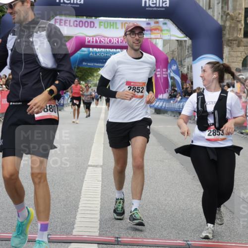 06.09.2026 - CURREX Alsterlauf Yannick Fuchs http://msf.ph/oto/10227670 06.09.2026 10:28:46 Ziel 2852, 2853, 3911, 4799, 4835, 5158, 5880 meine-sportfotos.de