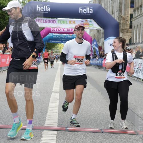 06.09.2026 - CURREX Alsterlauf Yannick Fuchs http://msf.ph/oto/10227671 06.09.2026 10:28:47 Ziel 2852, 2853, 3911, 4799, 4835, 5158, 5880 meine-sportfotos.de