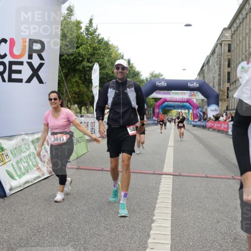 06.09.2026 - CURREX Alsterlauf Yannick Fuchs http://msf.ph/oto/10227682 06.09.2026 10:28:49 Ziel 2852, 2853, 3911, 4835, 5158, 5880 meine-sportfotos.de