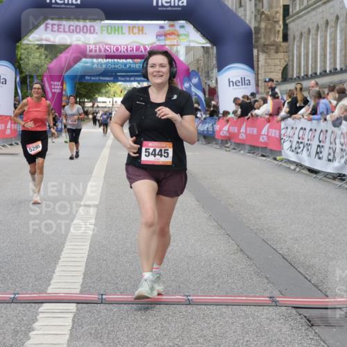 06.09.2026 - CURREX Alsterlauf Yannick Fuchs http://msf.ph/oto/10227685 06.09.2026 10:28:54 Ziel 2852, 2853, 4835, 5158, 5295, 5445 meine-sportfotos.de