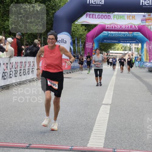 06.09.2026 - CURREX Alsterlauf Yannick Fuchs http://msf.ph/oto/10227691 06.09.2026 10:28:57 Ziel 5158, 5295, 5445 meine-sportfotos.de