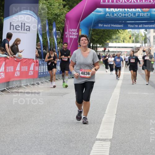 06.09.2026 - CURREX Alsterlauf Yannick Fuchs http://msf.ph/oto/10227694 06.09.2026 10:28:59 Ziel 4836, 5295, 5445 meine-sportfotos.de