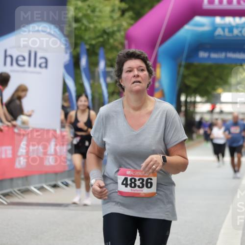 06.09.2026 - CURREX Alsterlauf Yannick Fuchs http://msf.ph/oto/10227697 06.09.2026 10:29:02 Ziel 4836, 5295, 5445 meine-sportfotos.de