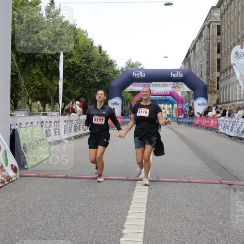 06.09.2026 - CURREX Alsterlauf Yannick Fuchs http://msf.ph/oto/10227730 06.09.2026 10:29:19 Ziel 8116, 8117 meine-sportfotos.de