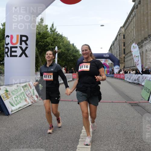 06.09.2026 - CURREX Alsterlauf Yannick Fuchs http://msf.ph/oto/10227737 06.09.2026 10:29:21 Ziel 8116, 8117 meine-sportfotos.de