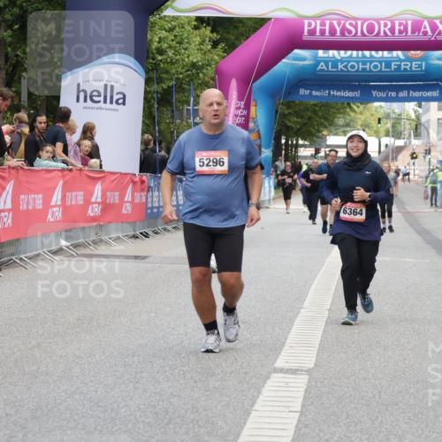 06.09.2026 - CURREX Alsterlauf Yannick Fuchs http://msf.ph/oto/10227739 06.09.2026 10:29:24 Ziel 5296, 6364, 8116, 8117 meine-sportfotos.de