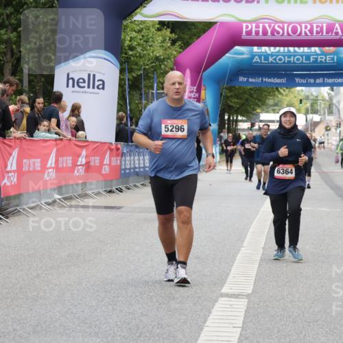 06.09.2026 - CURREX Alsterlauf Yannick Fuchs http://msf.ph/oto/10227740 06.09.2026 10:29:24 Ziel 5296, 6364, 8116, 8117 meine-sportfotos.de