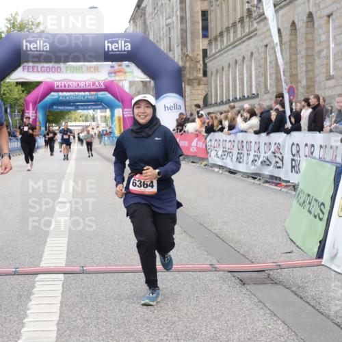 06.09.2026 - CURREX Alsterlauf Yannick Fuchs http://msf.ph/oto/10227746 06.09.2026 10:29:29 Ziel 5296, 6249, 6364 meine-sportfotos.de