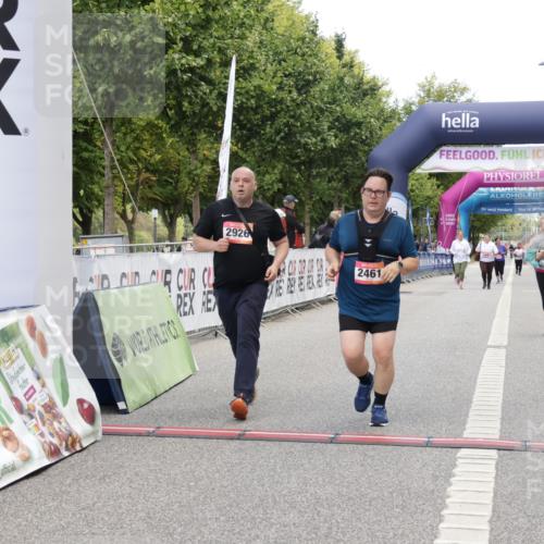 06.09.2026 - CURREX Alsterlauf Yannick Fuchs http://msf.ph/oto/10227762 06.09.2026 10:29:43 Ziel 2461, 2926, 4018, 4417 meine-sportfotos.de