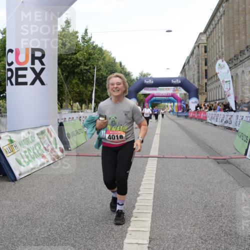 06.09.2026 - CURREX Alsterlauf Yannick Fuchs http://msf.ph/oto/10227774 06.09.2026 10:29:49 Ziel 2461, 2926, 4018 meine-sportfotos.de
