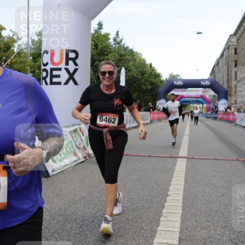 06.09.2026 - CURREX Alsterlauf Yannick Fuchs http://msf.ph/oto/10227800 06.09.2026 10:30:02 Ziel 2684, 4917, 6440, 6462, 6468 meine-sportfotos.de