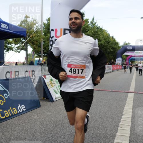 06.09.2026 - CURREX Alsterlauf Yannick Fuchs http://msf.ph/oto/10227806 06.09.2026 10:30:04 Ziel 2684, 4917, 6440, 6462 meine-sportfotos.de