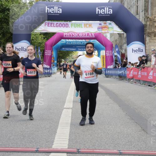 06.09.2026 - CURREX Alsterlauf Yannick Fuchs http://msf.ph/oto/10227813 06.09.2026 10:30:08 Ziel 2508, 2684, 4917, 5244, 5917, 6169 meine-sportfotos.de