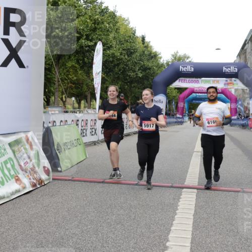 06.09.2026 - CURREX Alsterlauf Yannick Fuchs http://msf.ph/oto/10227816 06.09.2026 10:30:09 Ziel 2508, 4917, 5244, 5917, 6169 meine-sportfotos.de
