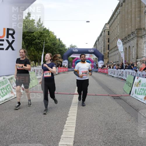 06.09.2026 - CURREX Alsterlauf Yannick Fuchs http://msf.ph/oto/10227818 06.09.2026 10:30:10 Ziel 2508, 4917, 5244, 5917, 6169 meine-sportfotos.de
