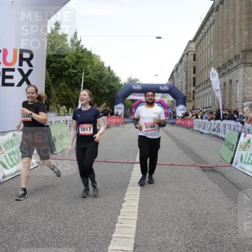 06.09.2026 - CURREX Alsterlauf Yannick Fuchs http://msf.ph/oto/10227819 06.09.2026 10:30:11 Ziel 2508, 5244, 5917, 6169 meine-sportfotos.de
