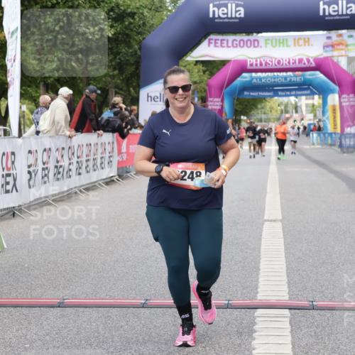 06.09.2026 - CURREX Alsterlauf Yannick Fuchs http://msf.ph/oto/10227831 06.09.2026 10:30:31 Ziel 4963, 8248 meine-sportfotos.de
