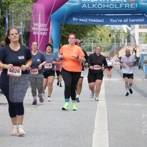 06.09.2026 - CURREX Alsterlauf Yannick Fuchs http://msf.ph/oto/10227839 06.09.2026 10:30:41 Ziel 4963 meine-sportfotos.de