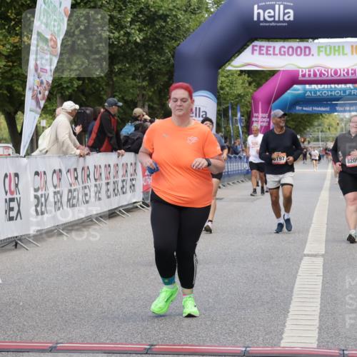 06.09.2026 - CURREX Alsterlauf Yannick Fuchs http://msf.ph/oto/10227845 06.09.2026 10:30:50 Ziel 2444, 3676, 4024, 4026, 4853, 8209 meine-sportfotos.de