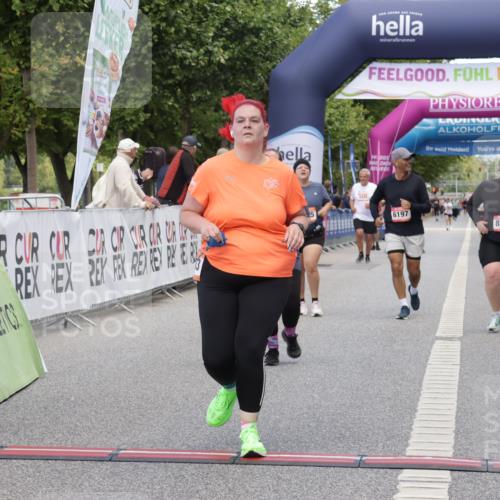 06.09.2026 - CURREX Alsterlauf Yannick Fuchs http://msf.ph/oto/10227849 06.09.2026 10:30:50 Ziel 2444, 3676, 4024, 4026, 4853, 8209 meine-sportfotos.de