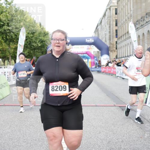 06.09.2026 - CURREX Alsterlauf Yannick Fuchs http://msf.ph/oto/10227858 06.09.2026 10:30:56 Ziel 2444, 3676, 4853, 6195, 6197, 8209 meine-sportfotos.de