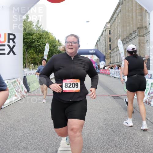 06.09.2026 - CURREX Alsterlauf Yannick Fuchs http://msf.ph/oto/10227860 06.09.2026 10:30:56 Ziel 2444, 3676, 4853, 6195, 6197, 8209 meine-sportfotos.de