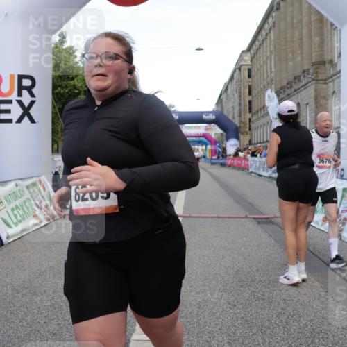 06.09.2026 - CURREX Alsterlauf Yannick Fuchs http://msf.ph/oto/10227862 06.09.2026 10:30:57 Ziel 2444, 3676, 4773, 4853, 6195, 6197, 8209 meine-sportfotos.de