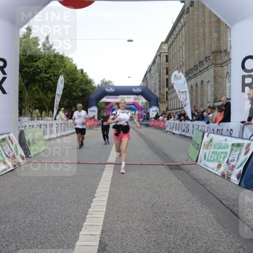 06.09.2026 - CURREX Alsterlauf Yannick Fuchs http://msf.ph/oto/10227874 06.09.2026 10:31:02 Ziel 2039, 2409, 3676, 4420, 4773, 6195, 6197 meine-sportfotos.de