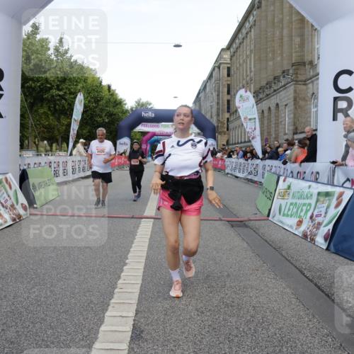 06.09.2026 - CURREX Alsterlauf Yannick Fuchs http://msf.ph/oto/10227878 06.09.2026 10:31:03 Ziel 2039, 2409, 4420, 4773, 6195, 6197 meine-sportfotos.de
