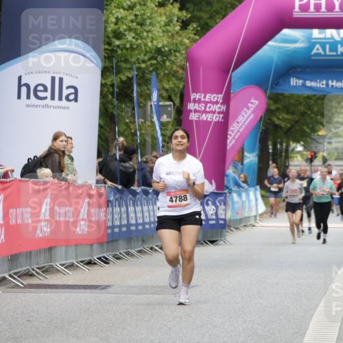 06.09.2026 - CURREX Alsterlauf Yannick Fuchs http://msf.ph/oto/10227889 06.09.2026 10:31:15 Ziel  meine-sportfotos.de