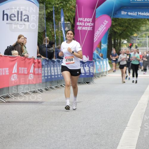 06.09.2026 - CURREX Alsterlauf Yannick Fuchs http://msf.ph/oto/10227890 06.09.2026 10:31:15 Ziel  meine-sportfotos.de