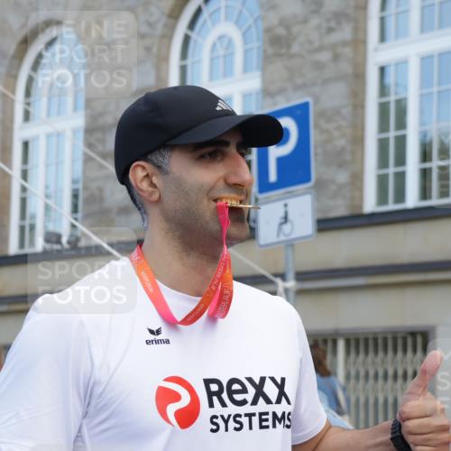 06.09.2026 - CURREX Alsterlauf Yannick Fuchs http://msf.ph/oto/10227893 06.09.2026 10:31:20 Ziel 4788 meine-sportfotos.de