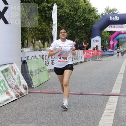 06.09.2026 - CURREX Alsterlauf Yannick Fuchs http://msf.ph/oto/10227900 06.09.2026 10:31:24 Ziel 4788 meine-sportfotos.de